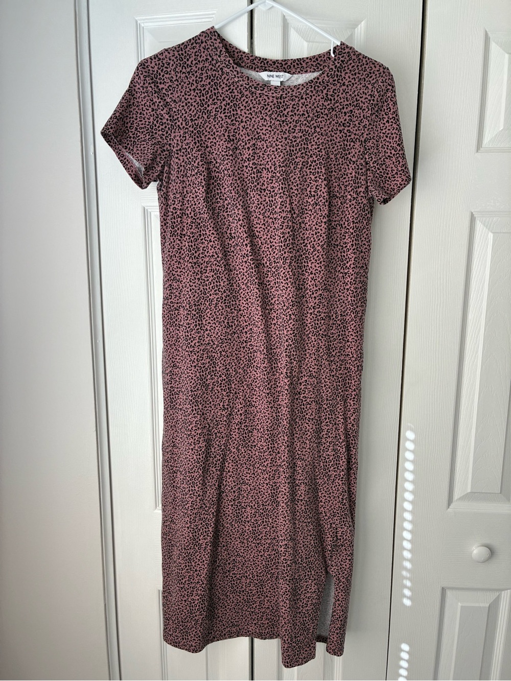 Short Sleeve Mauve Leopard Print Midi Dress - nine west